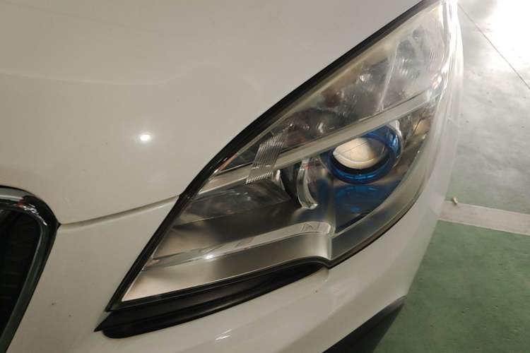 Used Buick Encore 2015 1.4T Manual Two-Wheel Drive Urban Advanced Model Left Front Headlight