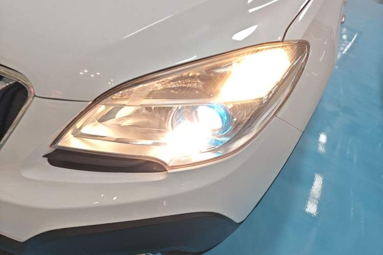 Used Buick Encore 2015 1.4T Automatic Two-Wheel Drive Urban Elite Version Left Front Headlight