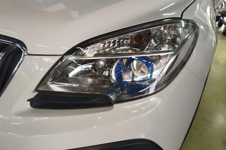 Used Buick Encore 2015 1.4T Automatic Two-Wheel Drive Urban Elite Version Left Front Headlight