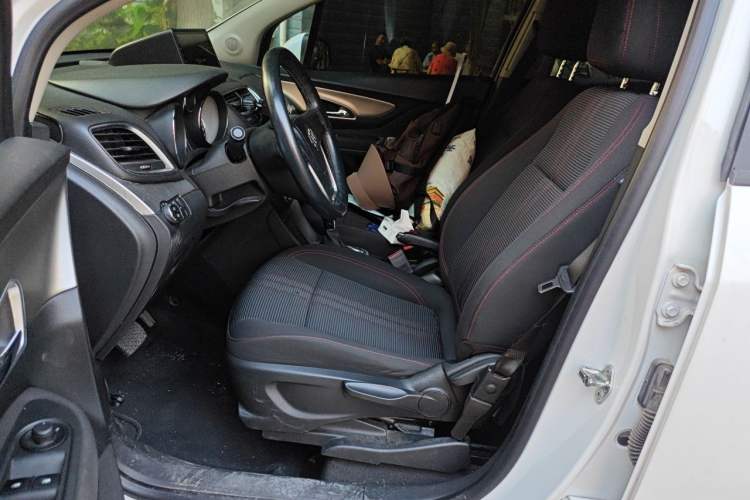Used Buick Encore 2015 1.4T Automatic Two-Wheel Drive Urban Elite Version Left Front Seat