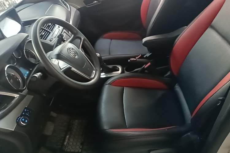 Used Buick Encore 2015 1.4T Automatic Two-Wheel Drive Urban Elite Version Left Front Seat