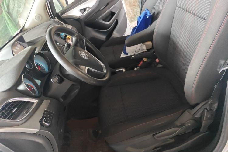 Used Buick Encore 2015 1.4T Automatic Two-Wheel Drive Urban Elite Version Left Front Seat