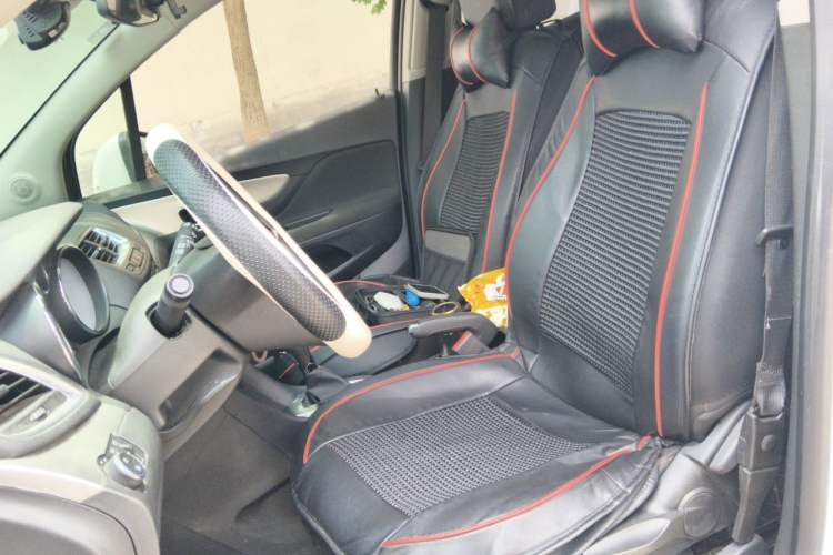 Used Buick Encore 2015 1.4T Automatic Two-Wheel Drive Urban Elite Version Left Front Seat