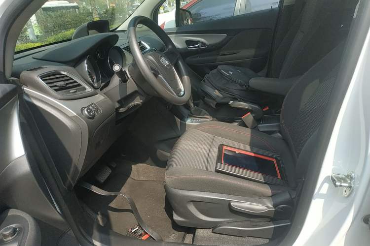 Used Buick Encore 2015 1.4T Automatic Two-Wheel Drive Urban Elite Version Left Front Seat
