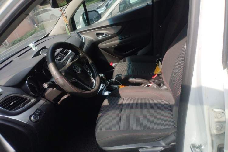Used Buick Encore 2015 1.4T Automatic Two-Wheel Drive Urban Elite Version Left Front Seat