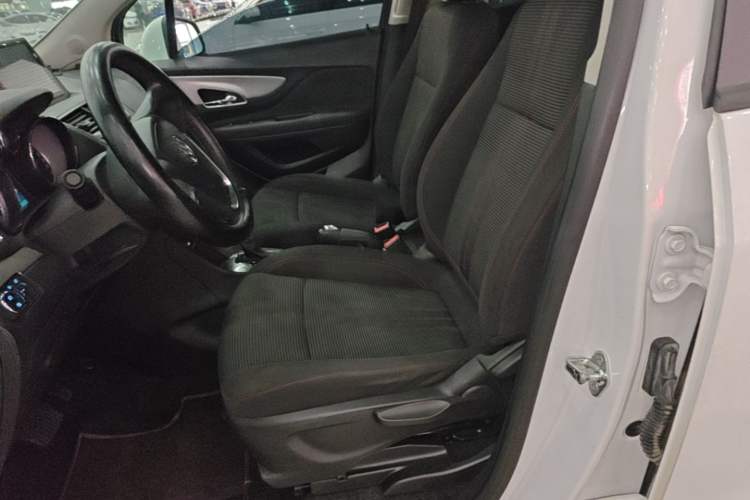 Used Buick Encore 2015 1.4T Automatic Two-Wheel Drive Urban Elite Version Left Front Seat