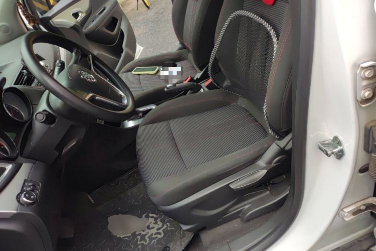 Used Buick Encore 2015 1.4T Automatic Two-Wheel Drive Urban Elite Version Left Front Seat