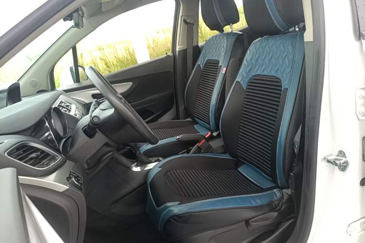 Used Buick Encore 2015 1.4T Automatic Two-Wheel Drive Urban Elite Version Left Front Seat