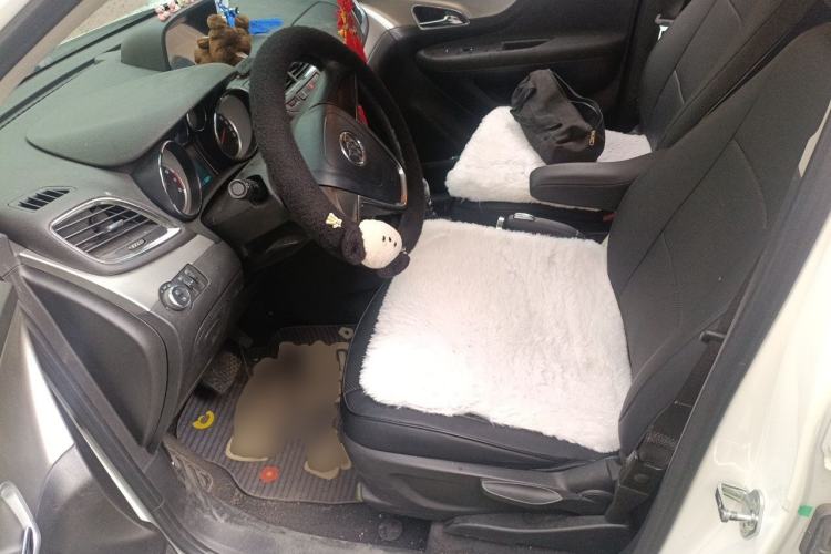 Used Buick Encore 2015 1.4T Automatic Two-Wheel Drive Urban Elite Version Left Front Seat