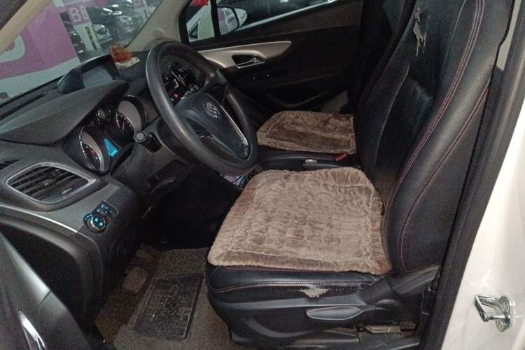 Used Buick Encore 2015 1.4T Automatic Two-Wheel Drive Urban Elite Version Left Front Seat
