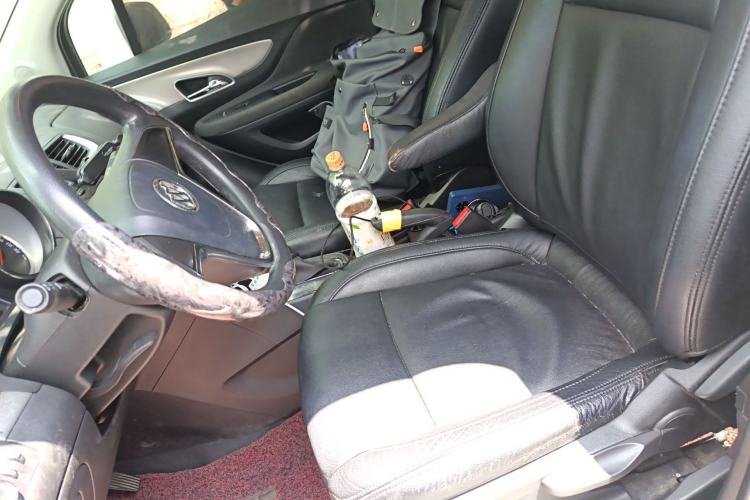 Used Buick Encore 2015 1.4T Automatic Two-Wheel Drive Urban Elite Version Left Front Seat