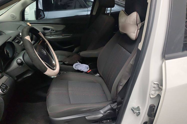Used Buick Encore 2015 1.4T Automatic Two-Wheel Drive Urban Elite Version Left Front Seat