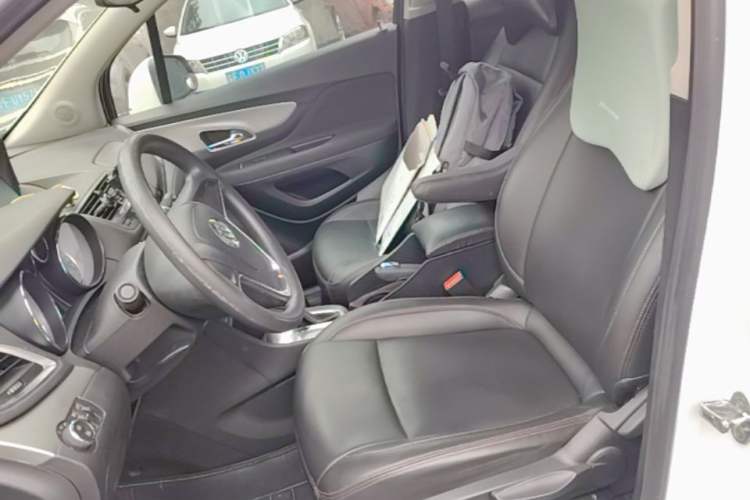Used Buick Encore 2015 1.4T Automatic Two-Wheel Drive Urban Elite Version Left Front Seat