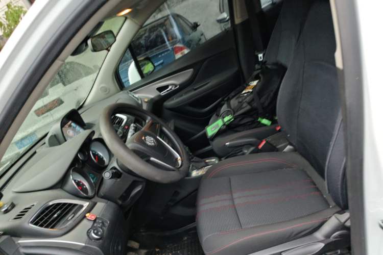 Used Buick Encore 2015 1.4T Automatic Two-Wheel Drive Urban Elite Version Left Front Seat