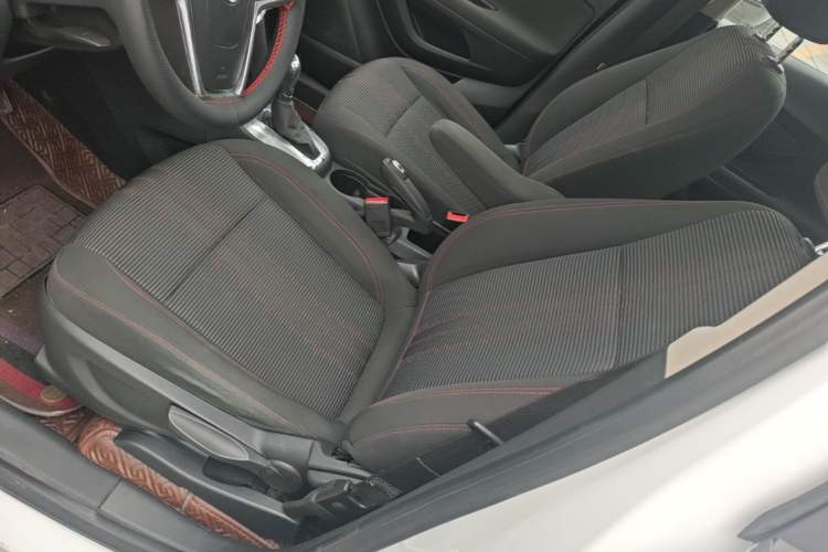 Used Buick Encore 2015 1.4T Automatic Two-Wheel Drive Urban Elite Version Left Front Seat