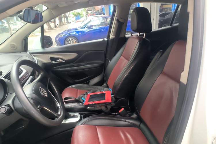 Used Buick Encore 2015 1.4T Automatic Two-Wheel Drive Urban Elite Version Left Front Seat