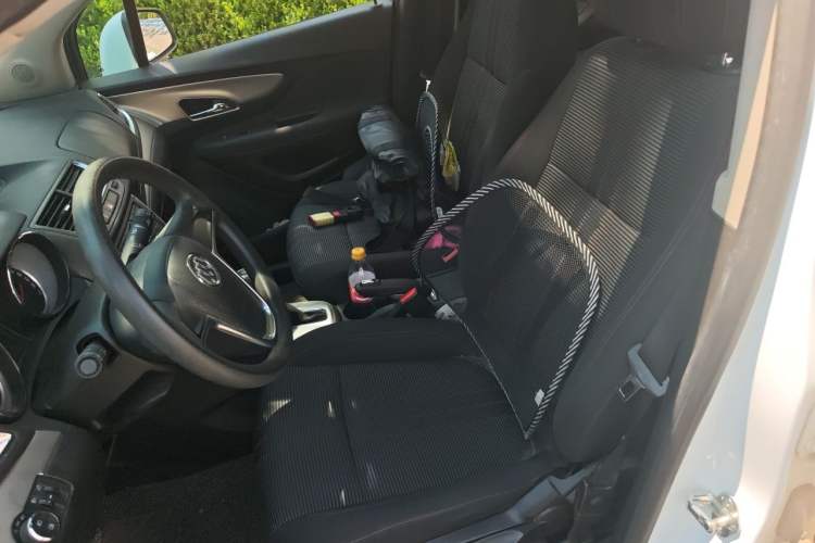 Used Buick Encore 2015 1.4T Automatic Two-Wheel Drive Urban Elite Version Left Front Seat