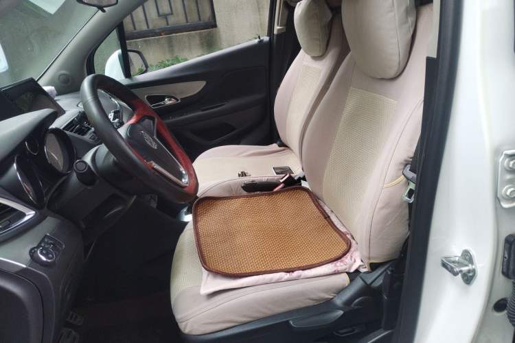 Used Buick Encore 2015 1.4T Automatic Two-Wheel Drive Urban Elite Version Left Front Seat