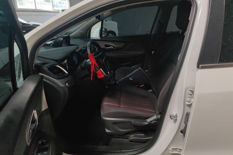 Used Buick Encore 2015 1.4T Manual Two-Wheel Drive Urban Advanced Model Left Front Seat