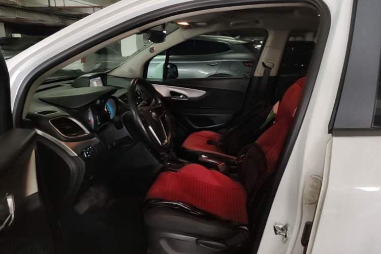 Used Buick Encore 2015 1.4T Automatic Two-Wheel Drive Urban Elite Version Left Front Seat