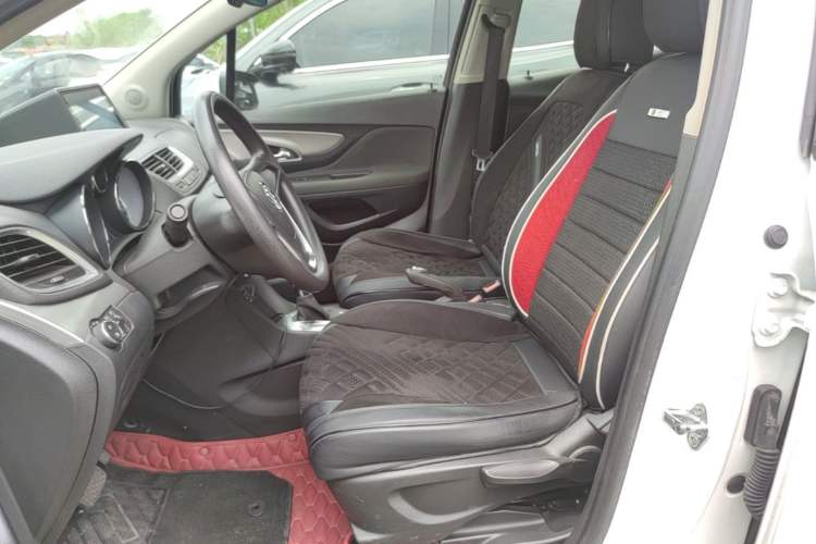 Used Buick Encore 2015 1.4T Automatic Two-Wheel Drive Urban Elite Version Left Front Seat
