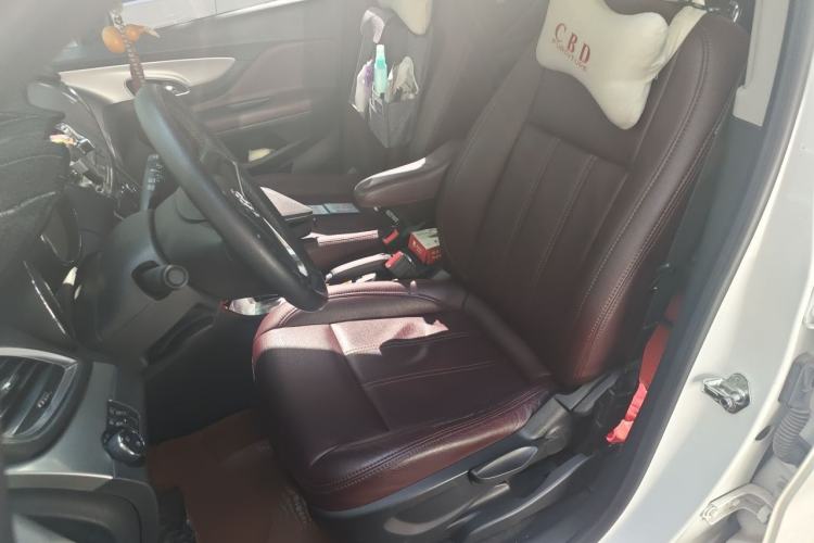 Used Buick Encore 2015 1.4T Automatic Two-Wheel Drive Urban Elite Version Left Front Seat