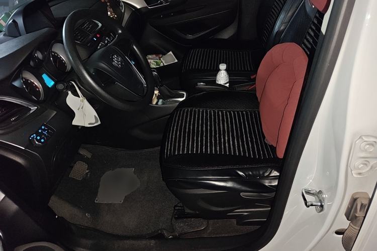 Used Buick Encore 2015 1.4T Automatic Two-Wheel Drive Urban Elite Version Left Front Seat