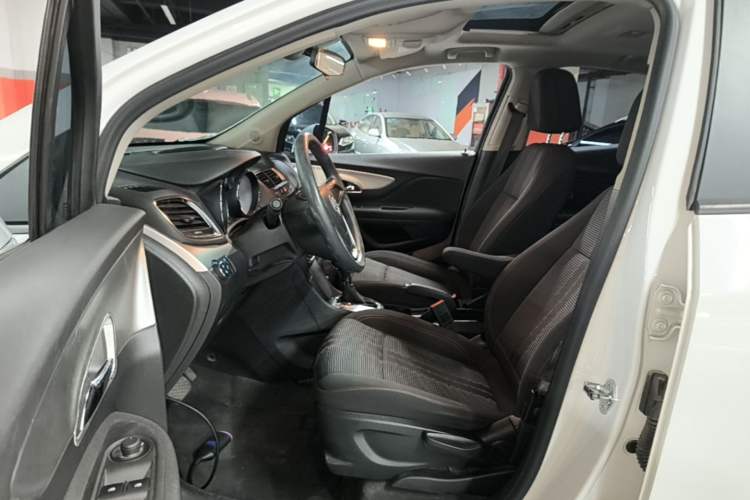 Used Buick Encore 2015 1.4T Automatic Two-Wheel Drive Urban Elite Version Left Front Seat