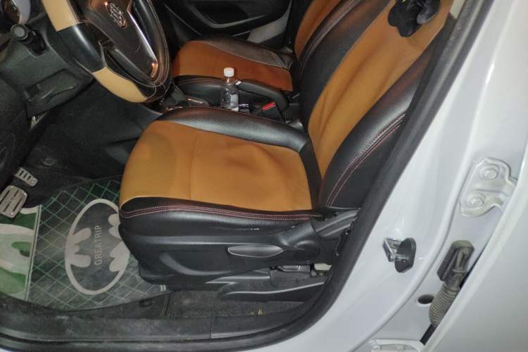 Used Buick Encore 2015 1.4T Automatic Two-Wheel Drive Urban Elite Version Left Front Seat