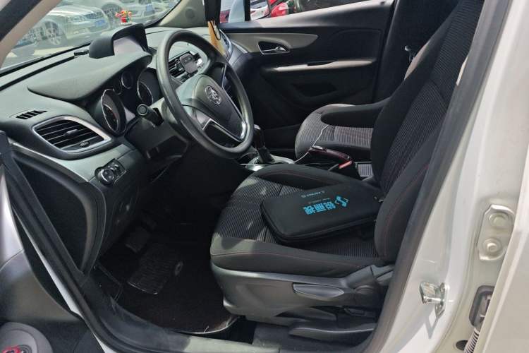 Used Buick Encore 2015 1.4T Automatic Two-Wheel Drive Urban Elite Version Left Front Seat