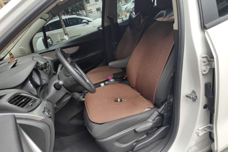 Used Buick Encore 2015 1.4T Automatic Two-Wheel Drive Urban Elite Version Left Front Seat
