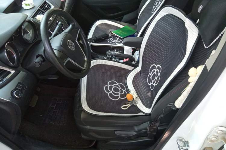 Used Buick Encore 2015 1.4T Automatic Two-Wheel Drive Urban Elite Version Left Front Seat