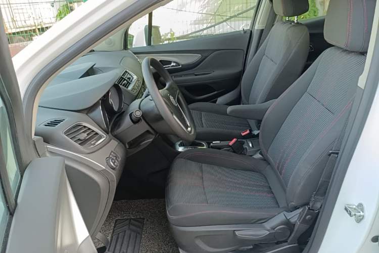 Used Buick Encore 2015 1.4T Automatic Two-Wheel Drive Urban Elite Version Left Front Seat