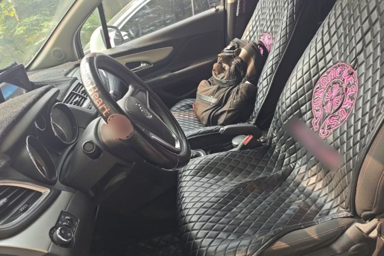 Used Buick Encore 2015 1.4T Automatic Two-Wheel Drive Urban Elite Version Left Front Seat