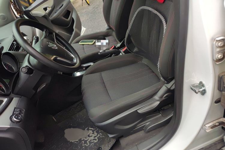 Used Buick Encore 2015 1.4T Automatic Two-Wheel Drive Urban Elite Version Left Front Seat