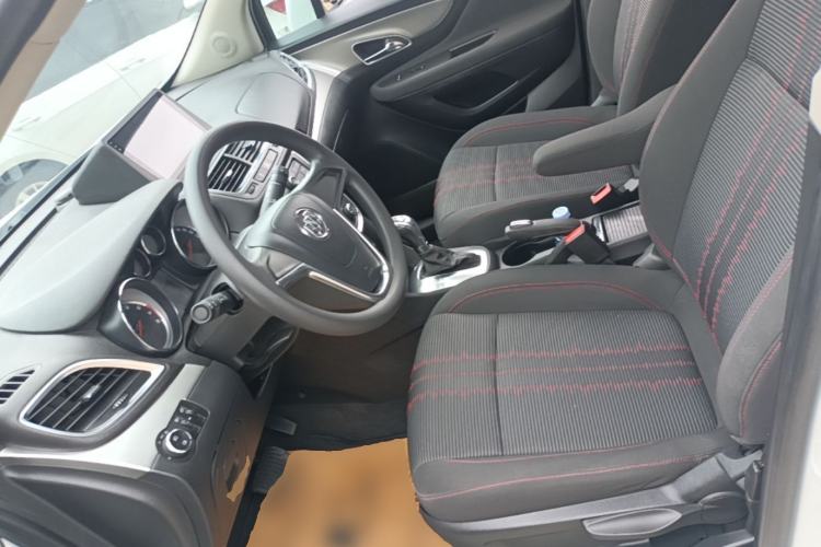 Used Buick Encore 2015 1.4T Automatic Two-Wheel Drive Urban Elite Version Left Front Seat