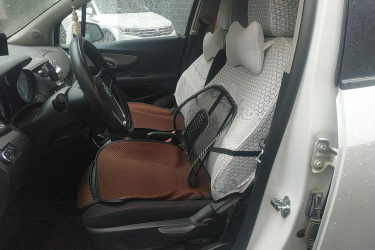 Used Buick Encore 2015 1.4T Automatic Two-Wheel Drive Urban Elite Version Left Front Seat