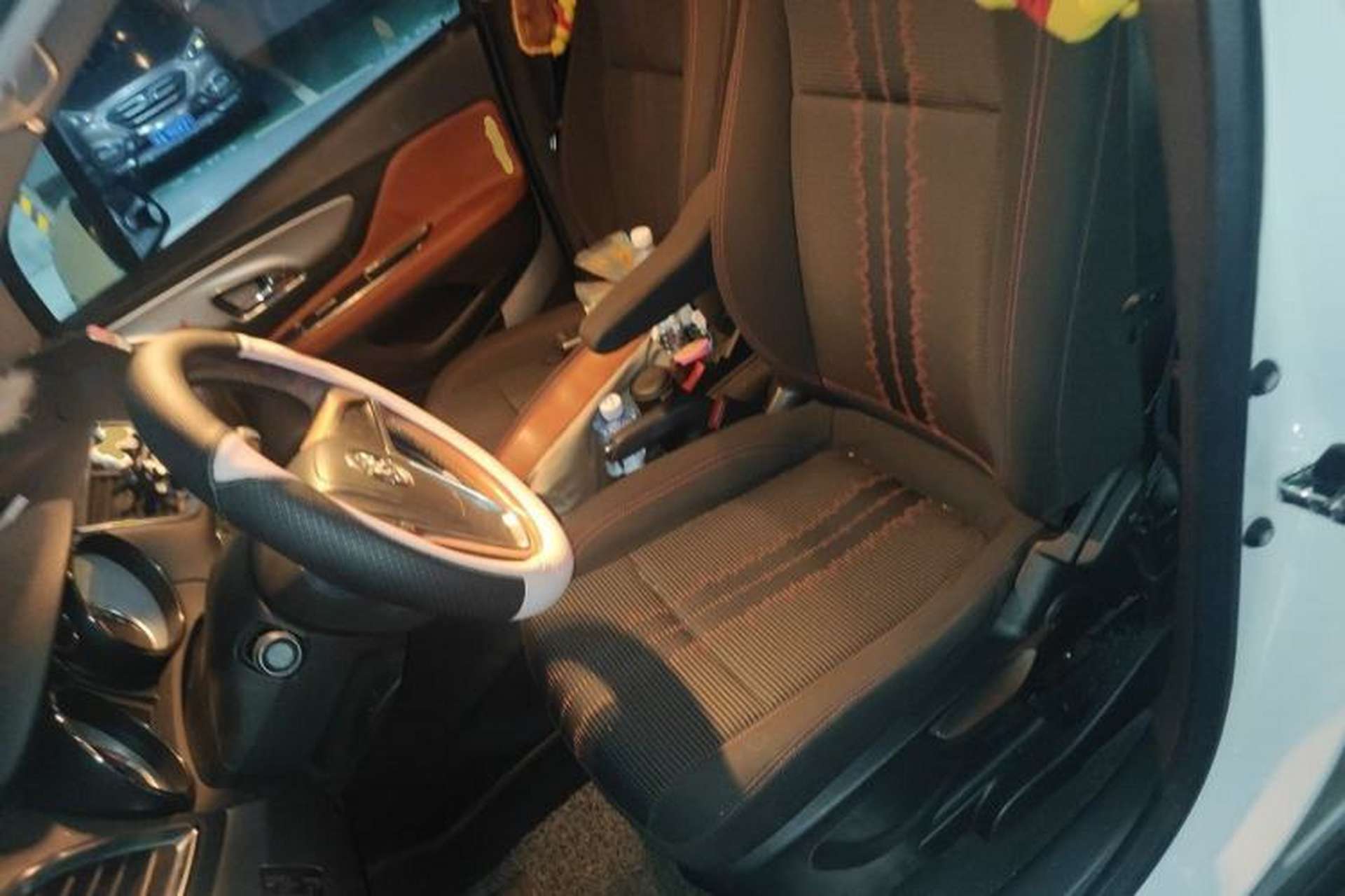 Used Buick Encore 2015 1.4T Automatic Two-Wheel Drive Urban Elite Version Left Front Seat