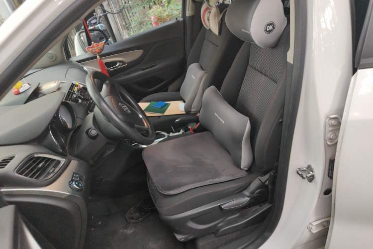 Used Buick Encore 2015 1.4T Automatic Two-Wheel Drive Urban Elite Version Left Front Seat