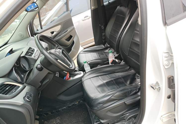 Used Buick Encore 2015 1.4T Automatic Two-Wheel Drive Urban Elite Version Left Front Seat