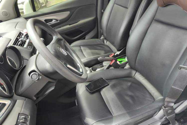 Used Buick Encore 2015 1.4T Automatic Two-Wheel Drive Urban Elite Version Left Front Seat