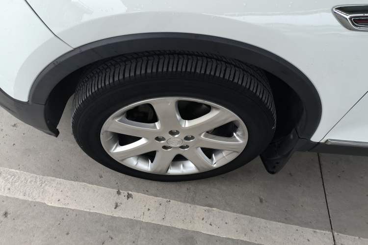 Used Buick Encore 2015 1.4T Automatic Two-Wheel Drive Urban Elite Version Left Front Wheel Hub