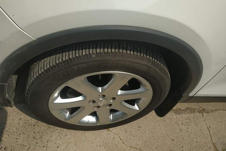 Used Buick Encore 2015 1.4T Automatic Two-Wheel Drive Urban Elite Version Left Front Wheel Hub