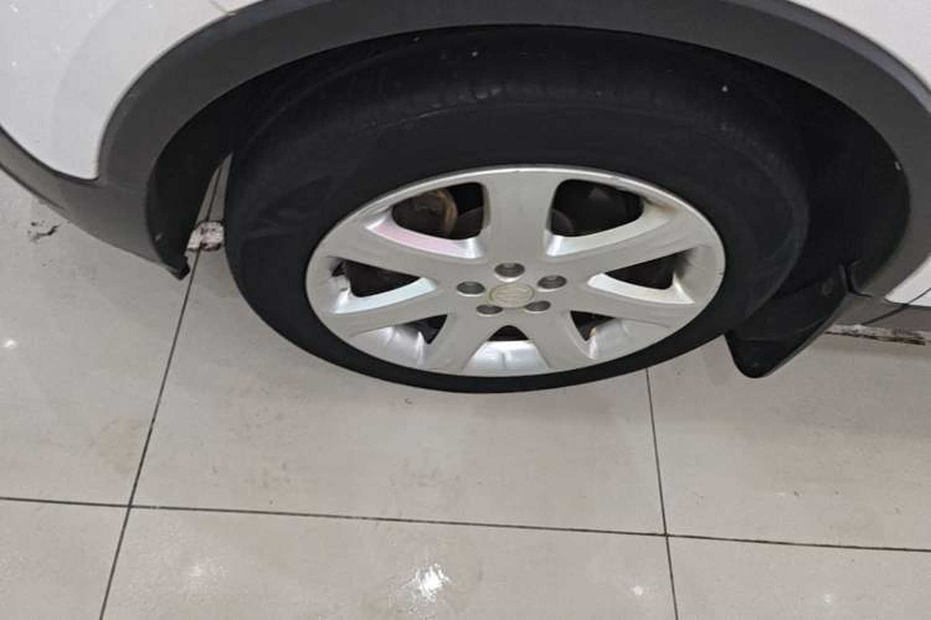 Used Buick Encore 2015 1.4T Automatic Two-Wheel Drive Urban Elite Version Left Front Wheel Hub