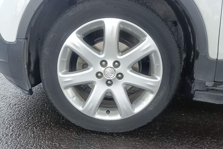 Used Buick Encore 2015 1.4T Automatic Two-Wheel Drive Urban Elite Version Left Front Wheel Hub