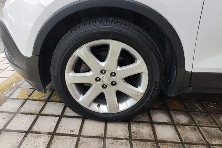 Used Buick Encore 2015 1.4T Automatic Two-Wheel Drive Urban Elite Version Left Front Wheel Hub