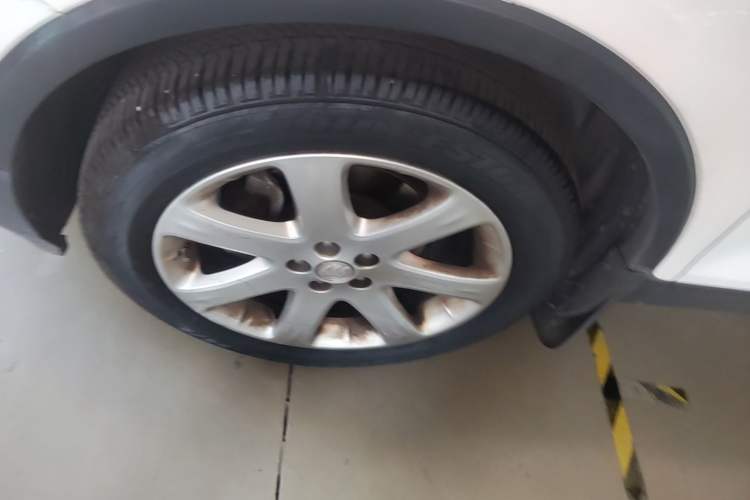 Used Buick Encore 2015 1.4T Automatic Two-Wheel Drive Urban Leading Model Left Front Wheel Hub