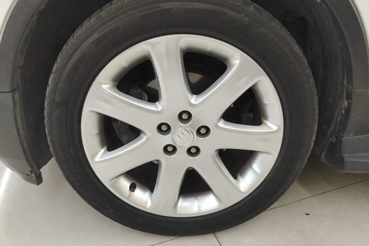 Used Buick Encore 2015 1.4T Automatic Two-Wheel Drive Urban Elite Version Left Front Wheel Hub