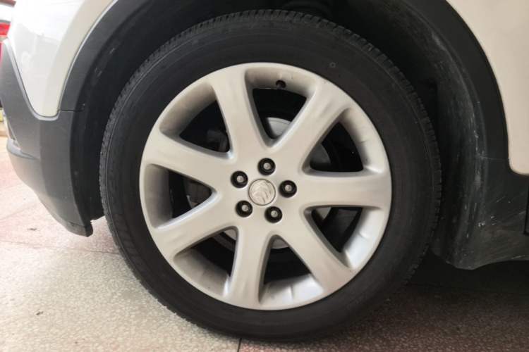 Used Buick Encore 2015 1.4T Automatic Two-Wheel Drive Urban Elite Version Left Front Wheel Hub