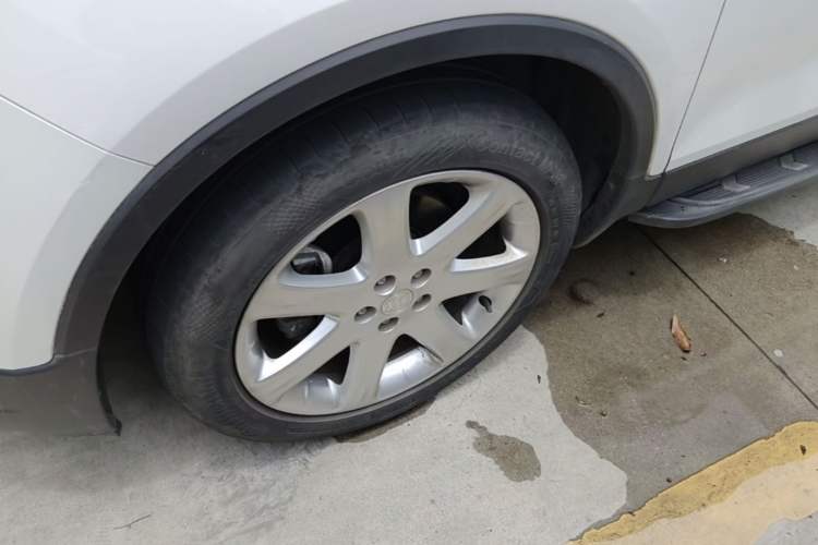 Used Buick Encore 2015 1.4T Manual Two-Wheel Drive Urban Advanced Model Left Front Wheel Hub